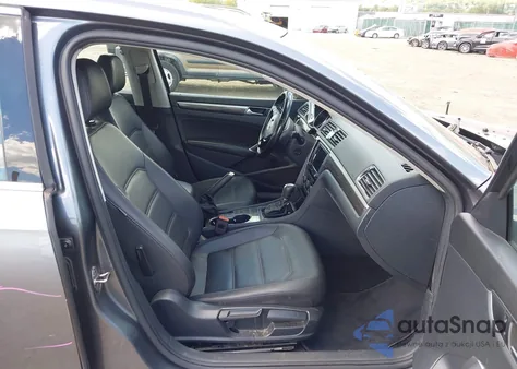 2018 Volkswagen Passat 2.0T Se z USA, uszkodzony, nr VIN 1VWBA7A38JC015592